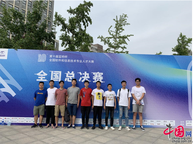 易就业起薪高前景好！电子科大成都学院两专业从省一流向国家一流专开云体育 开云官网业冲刺(图5)