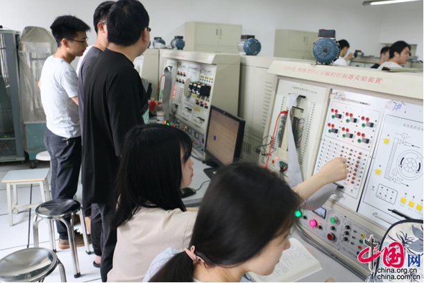 易就业起薪高前景好！电子科大成都学院两专业从省一流向国家一流专开云体育 开云官网业冲刺(图6)