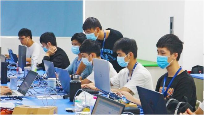 计算机专业成就业“万金油”毕业生晒出工资单网友开云APP 开云官网入口：我酸了(图2)
