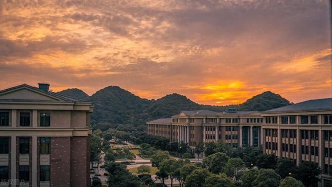 浙江最好的3所双非大学王牌专业实力强毕业就业香饽饽Kaiyun 开云体育(图2) 浙江最好的3所双非大学王牌专业实力强毕业就业香饽饽Kaiyun 开云体育(图2)