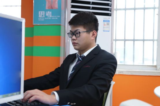 湖南万通:学计开云体育 Kaiyun.com 官网入口算机专业有前景吗?选什么方向好?(图1) 湖南万通:学计开云体育 Kaiyun.com 官网入口算机专业有前景吗?选什么方向好?(图1)