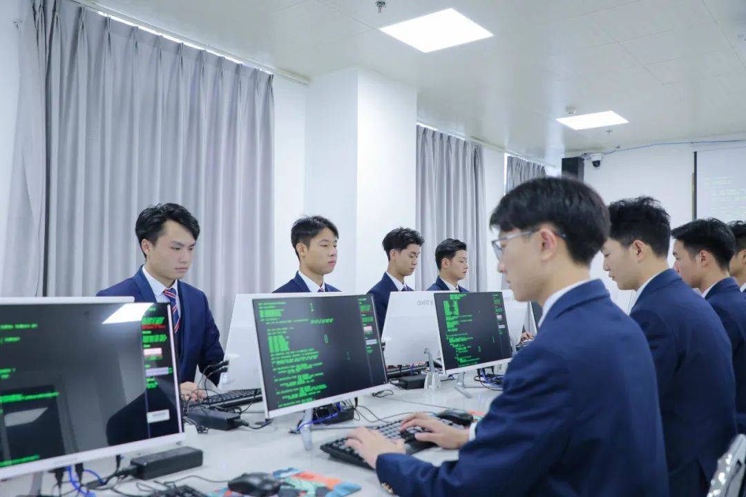 开云 开云体育官网绵阳飞行职业学院丨计算机应用技术:大数据时代风口专业前景与「钱景」并存(图1) 开云 开云体育官网绵阳飞行职业学院丨计算机应用技术:大数据时代风口专业前景与「钱景」并存(图1)