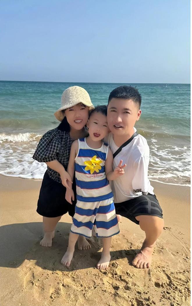 我没双臂娶小15岁娇妻她身高110cm我们准备要二胎很幸福开云体育 开云官网(图9)