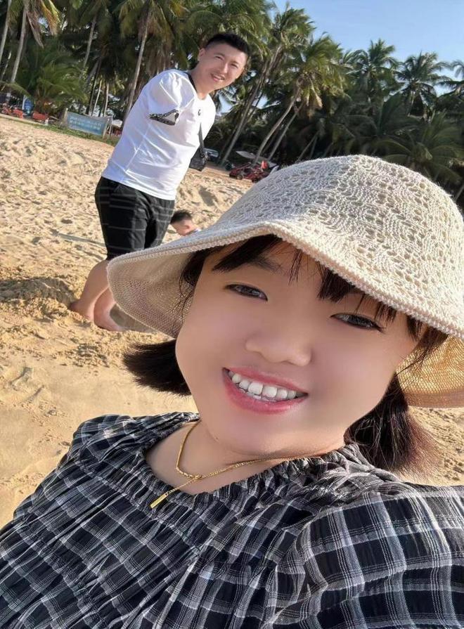 我没双臂娶小15岁娇妻她身高110cm我们准备要二胎很幸福开云体育 开云官网(图12)