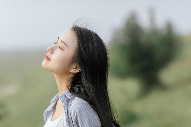 Kaiyun 开云体育一个女人想要改变自己的命运最快的方法就是赚钱(图2)
