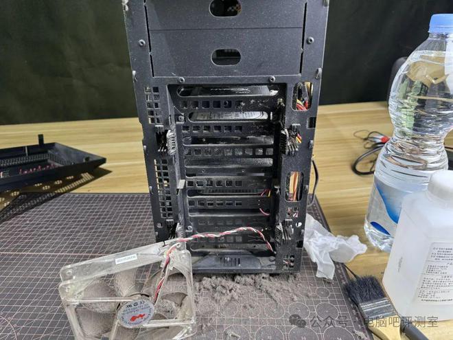开云 开云体育平台电脑可以是吸尘器 也可以是空滤——记 给一台10年的电脑清灰(图17)